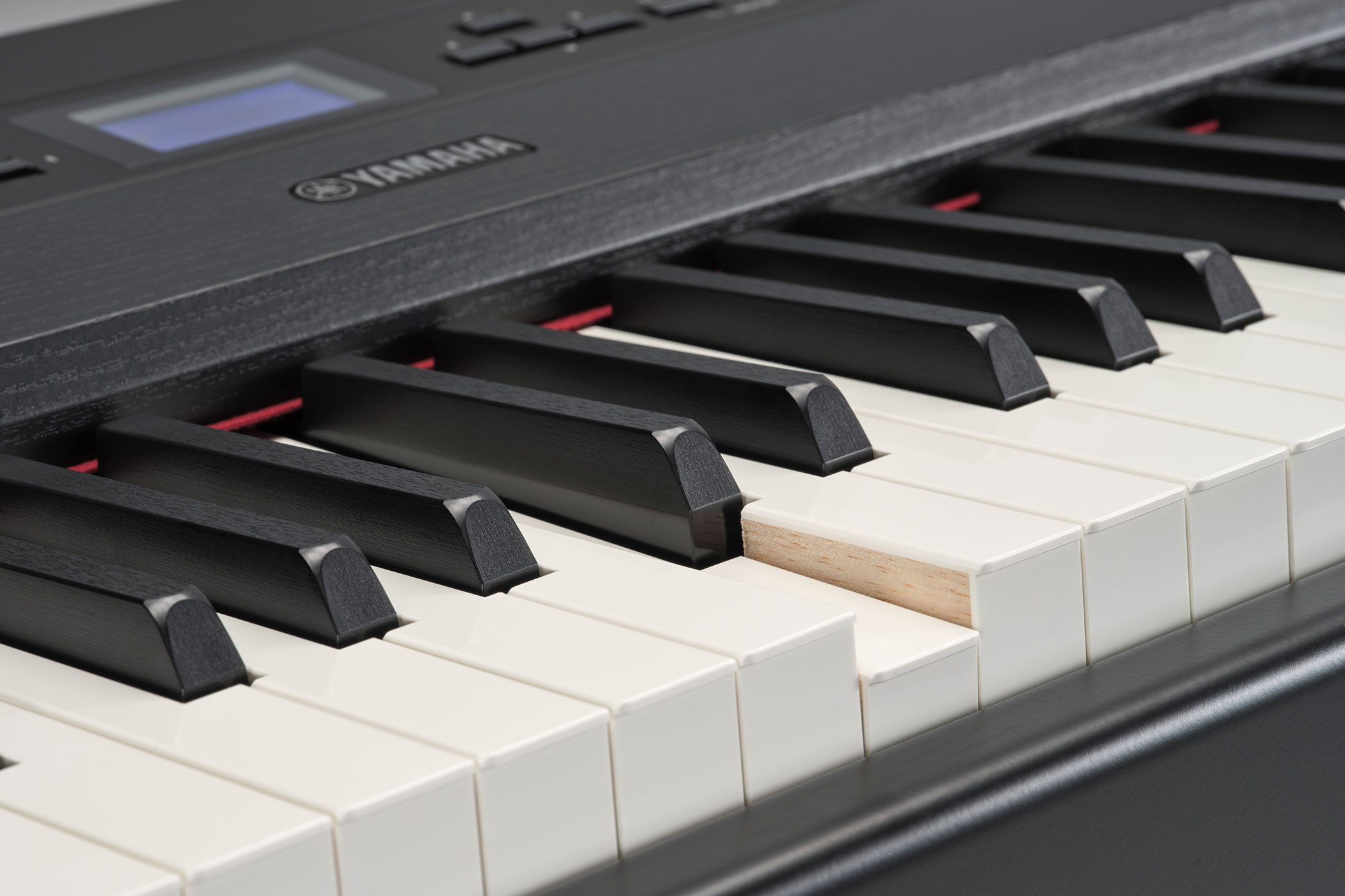 Image of Yamaha p 525bk z 0103 2100x1400