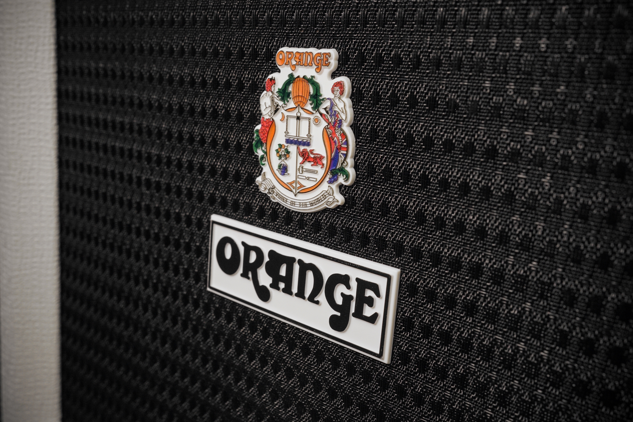 Image of Orianthi  crush 20rt (white)  features  5