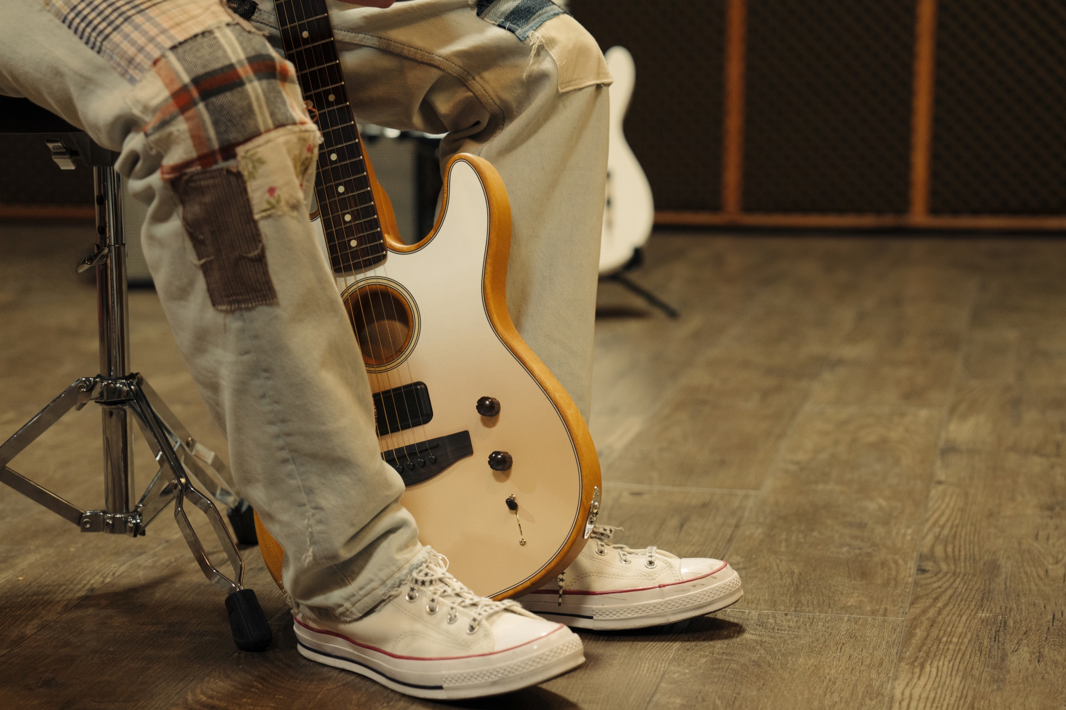 Image of Fender finneas acoustasonic artist lifestyle performance space 0723