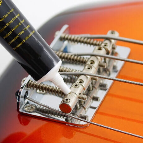  MusicNomad TUNE-IT (MN106) - String Instrument Lub 4