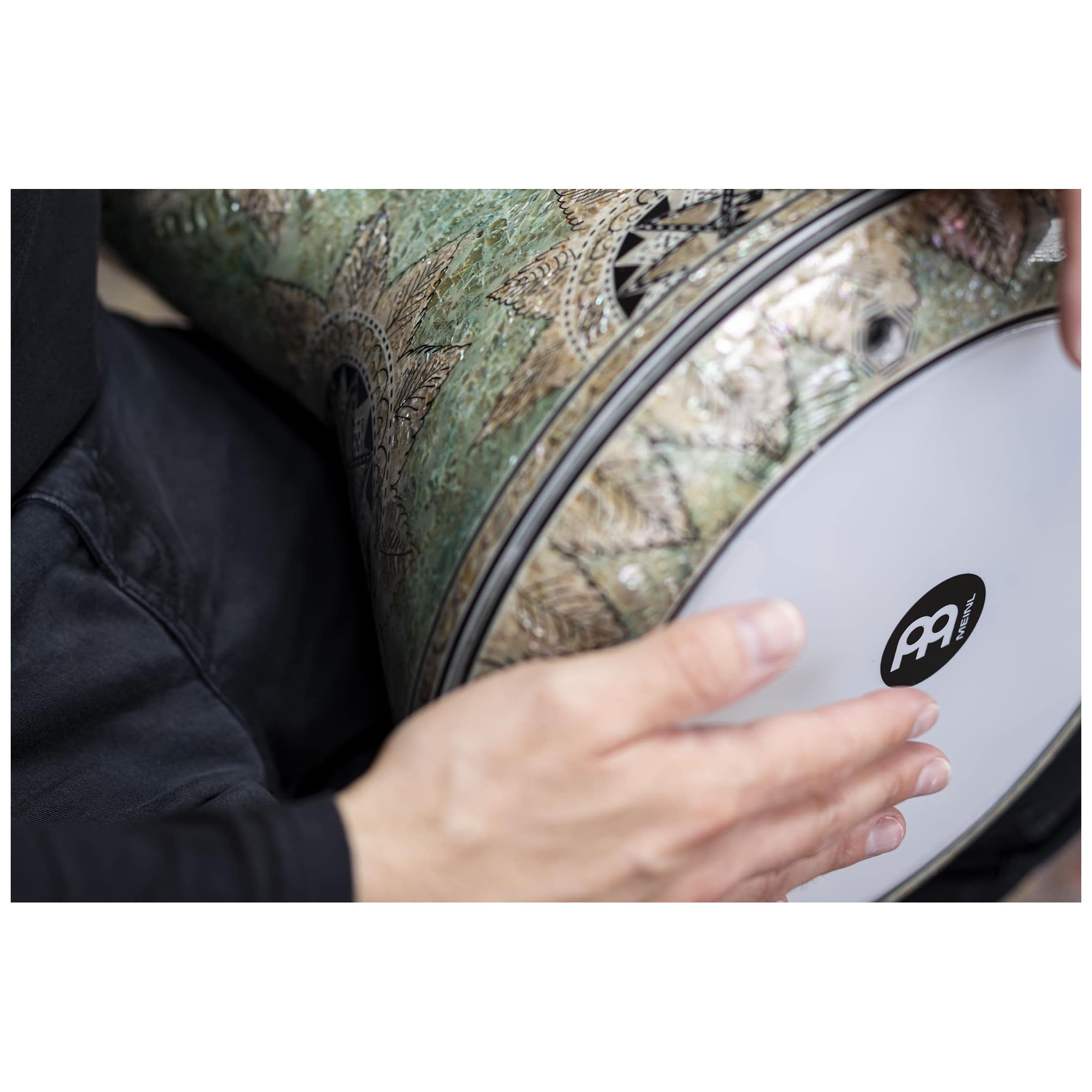 Meinl Percussion AEED4 - Doumbek 9", White Pearl, Mosaik Queen 9