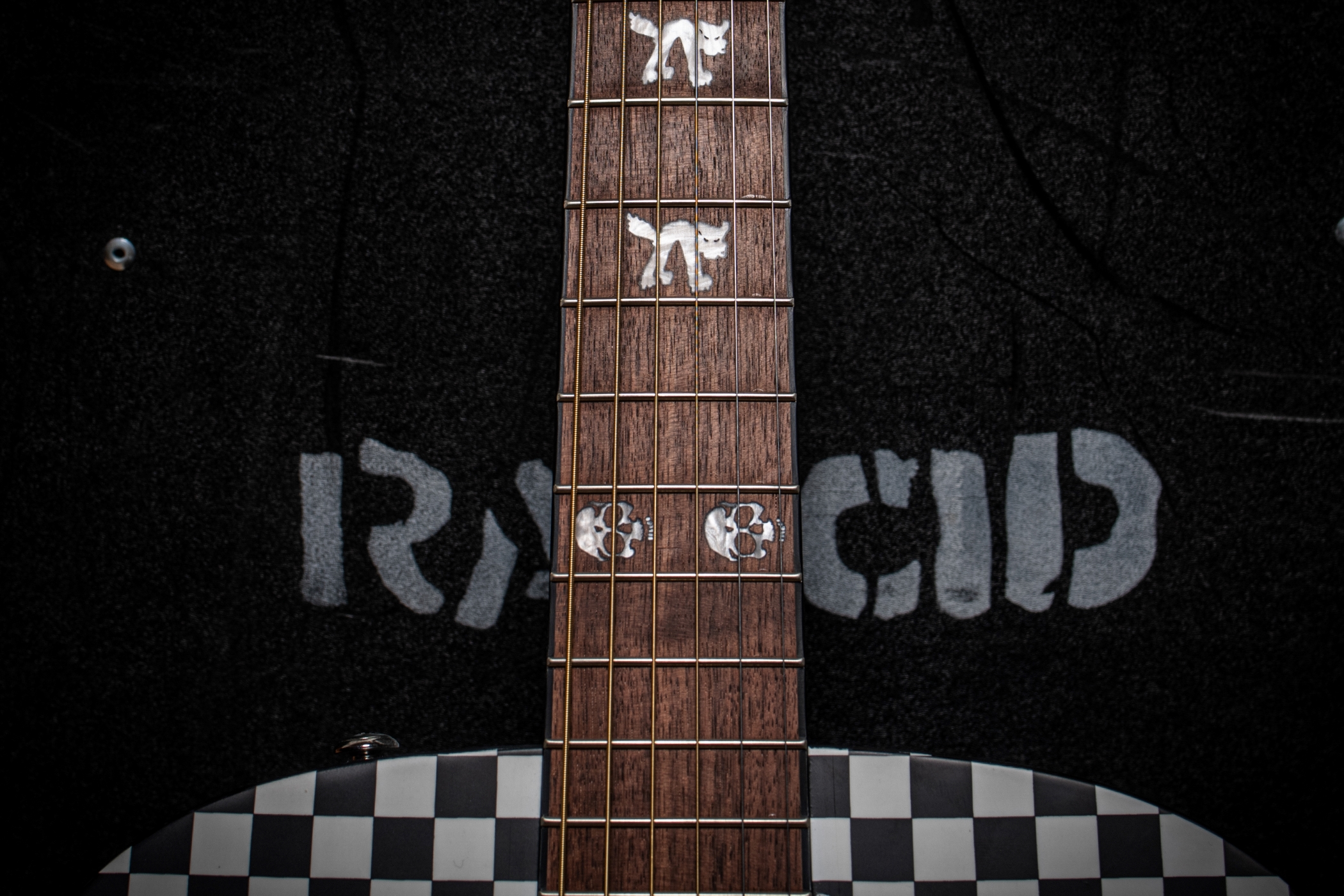 Image of Fender timarmstrong hellcat acoustic lifestyle 172