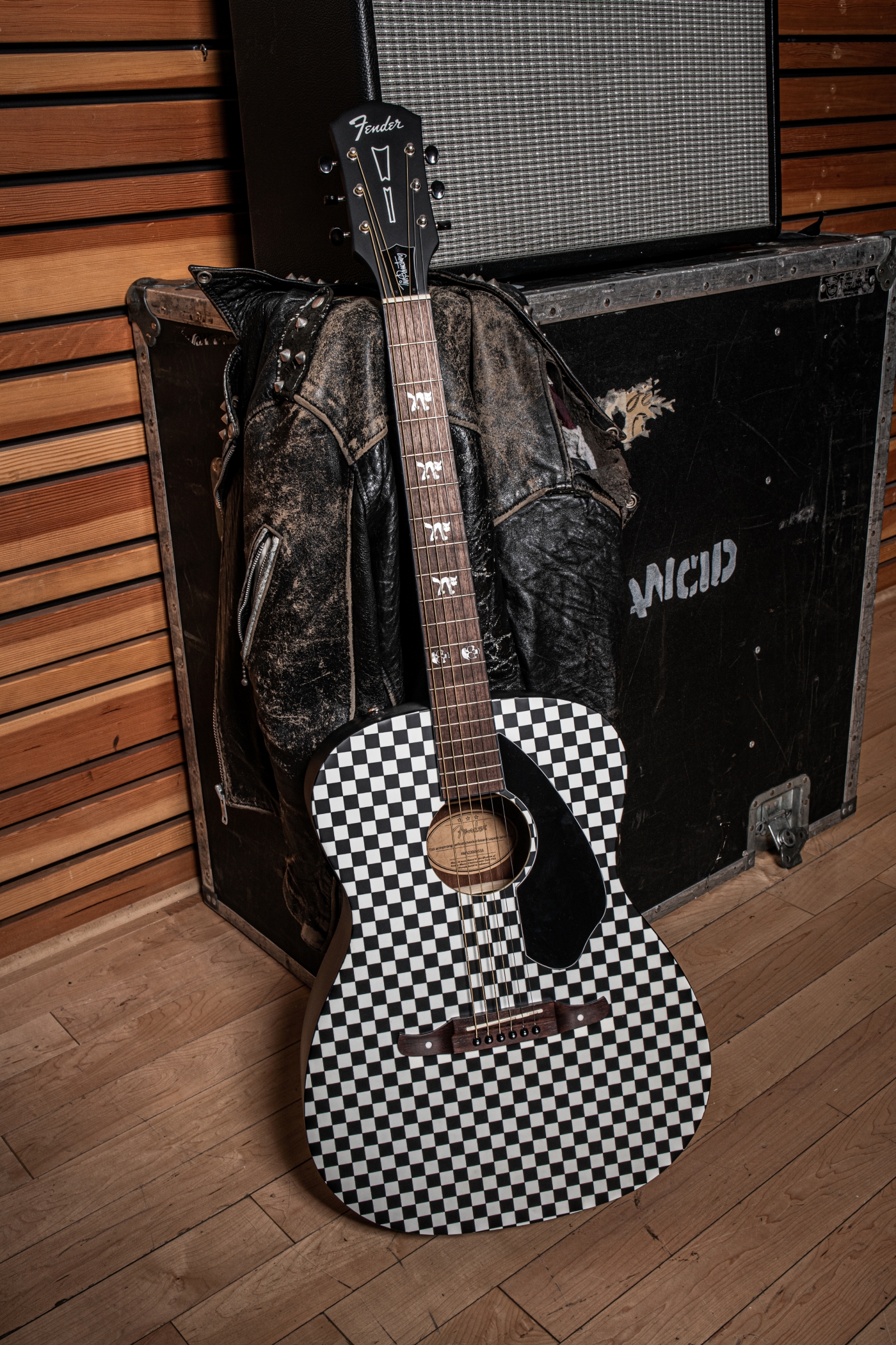 Image of Fender timarmstrong hellcat acoustic lifestyle 214