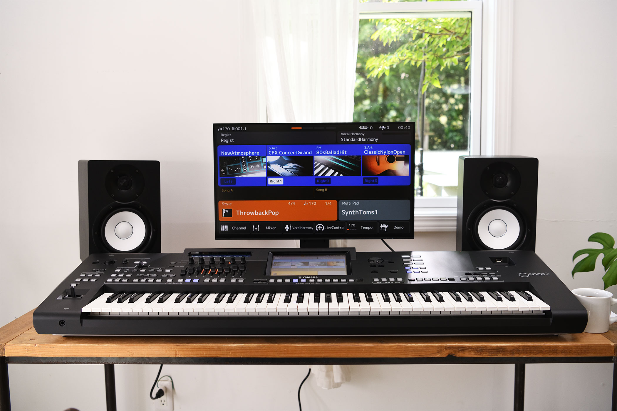 Image of Yamaha genos 2 display 2